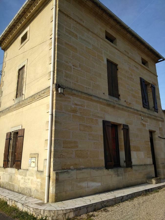 Gite L'Antre Vous Saint-Philippe-dʼAiguille Exterior foto